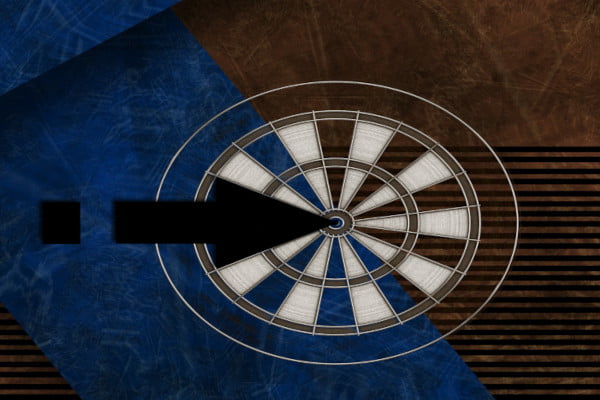 Flecha negra apuntando al centro de una diana de color azul
